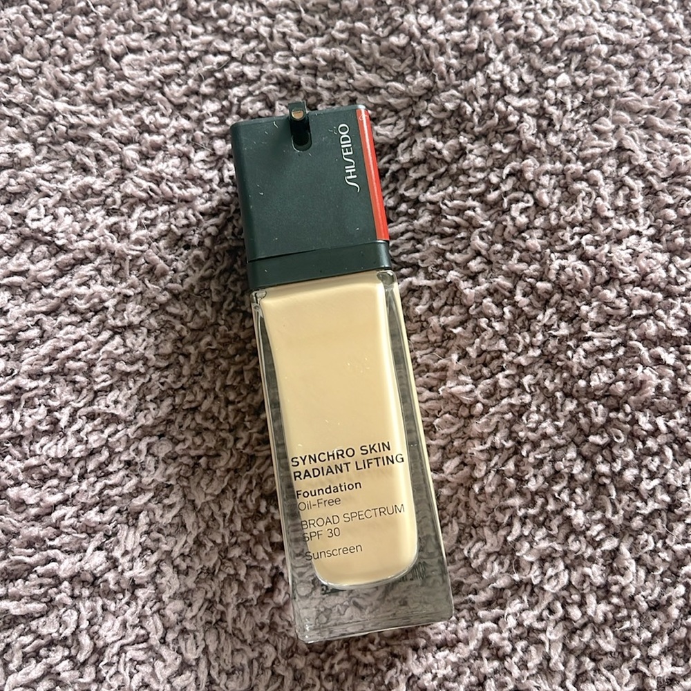SHISEIDO SYNCHRO SKIN RADIANT LIFTING FOUNDATION